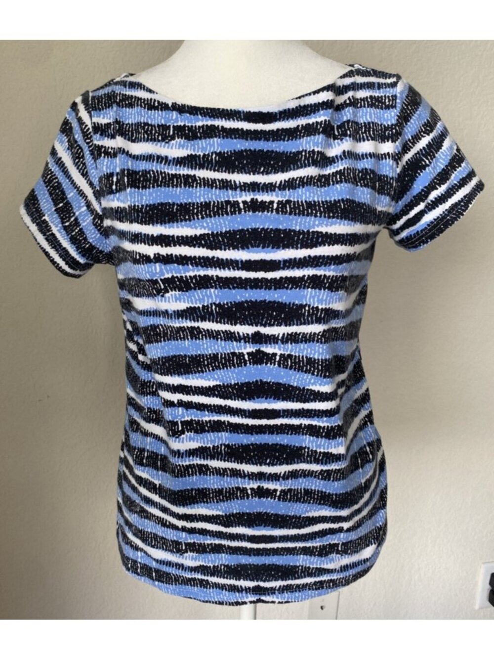 Lucky Brand Top Shirt Small Blue Wave Design White Black Stripes Y2K 2000s Slim